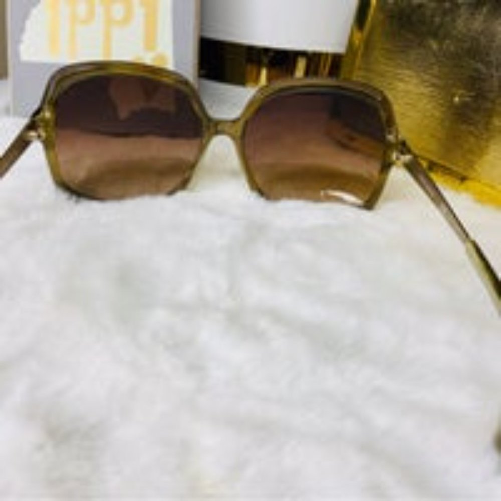 Tory Burch Sunglasses - Picture 4 of 10